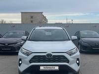 Toyota RAV4 2023 года за 19 000 000 тг. в Актау