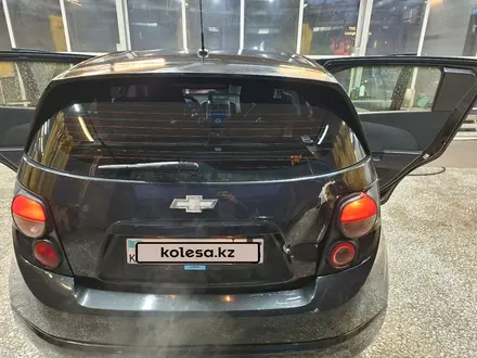 Chevrolet Aveo 2013 года за 2 980 000 тг. в Алматы – фото 3