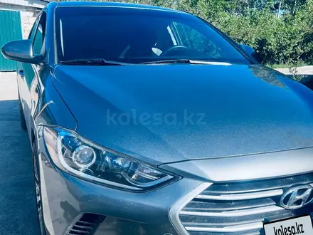 Hyundai Elantra 2017 года за 5 000 000 тг. в Уральск