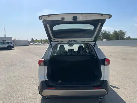 Toyota RAV4 Luxe+ 2025 года за 21 500 000 тг. в Актобе – фото 5