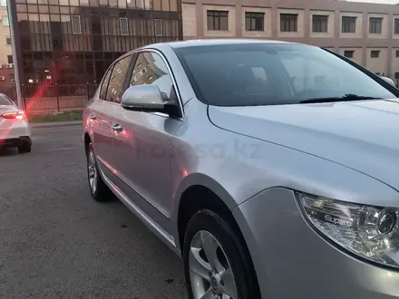 Skoda Superb 2013 года за 3 900 000 тг. в Астана – фото 12