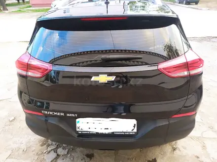 Chevrolet Tracker 2021 года за 8 200 000 тг. в Караганда – фото 2