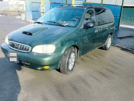 Kia Carnival 1998 года за 1 600 000 тг. в Алматы – фото 2