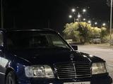 Mercedes-Benz E 220 1994 года за 1 800 000 тг. в Сатпаев – фото 2