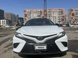 Toyota Camry 2018 года за 12 500 000 тг. в Алматы – фото 2