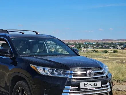 Toyota Highlander 2016 года за 16 278 749 тг. в Астана