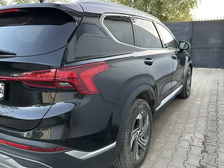 Hyundai Santa Fe 2022 года за 14 000 000 тг. в Актобе – фото 4