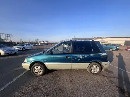 Mitsubishi Space Runner 1995 года за 1 800 000 тг. в Алматы – фото 2