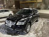 Volkswagen Touareg 2003 годаfor5 500 000 тг. в Астана – фото 2