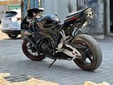 Honda  CBR 1000 RR/RA Fireblade 2006 годаүшін2 600 000 тг. в Астана – фото 2