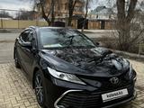 Toyota Camry 2022 года за 20 000 000 тг. в Уральск – фото 3