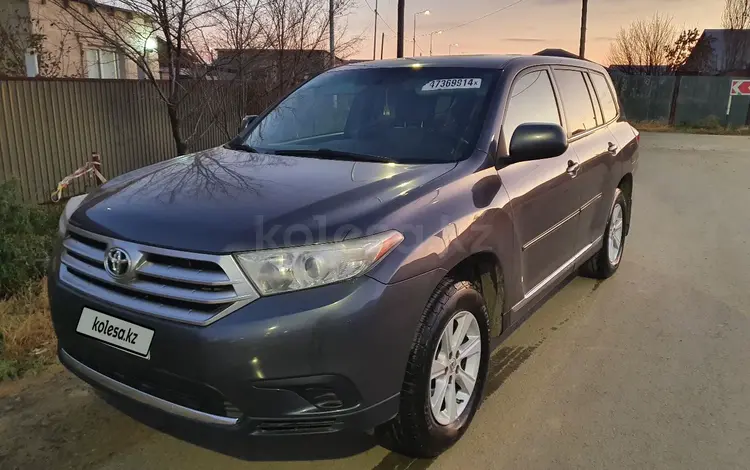 Toyota Highlander 2013 годаfor8 000 000 тг. в Атырау