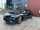 Toyota Camry 2017 года за 9 900 000 тг. в Атырау – фото 3