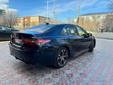 Toyota Camry 2017 года за 10 200 000 тг. в Атырау – фото 4