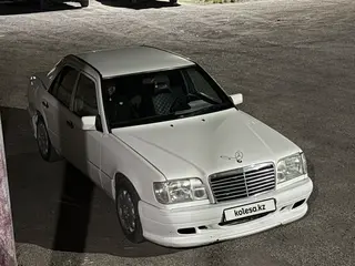 Mercedes-Benz E 320