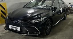 Toyota Camry 2023 года за 15 100 000 тг. в Алматы – фото 2