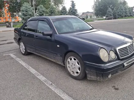 Mercedes-Benz E 230 1996 года за 1 700 000 тг. в Талдыкорган – фото 3