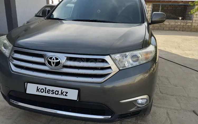 Toyota Highlander 2011 годаfor12 700 000 тг. в Актау