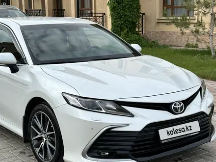 Toyota Camry 2021 года за 14 900 000 тг. в Шымкент – фото 9