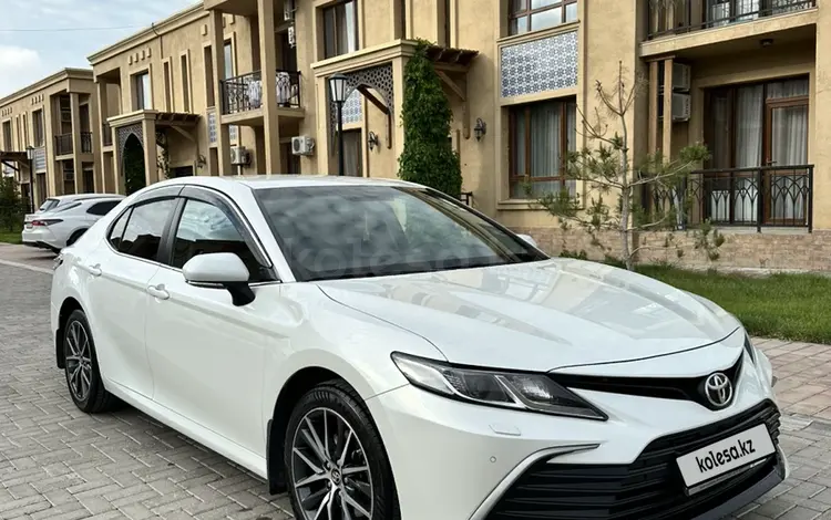 Toyota Camry 2021 года за 14 900 000 тг. в Шымкент