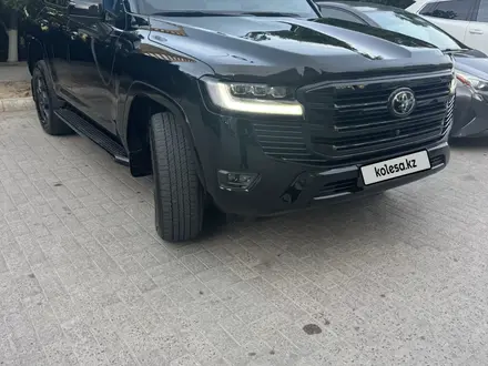 Toyota Land Cruiser 2023 года за 55 000 000 тг. в Актау