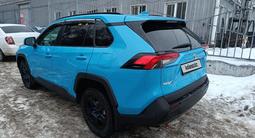 Toyota RAV4 2021 года за 14 047 000 тг. в Алматы – фото 2