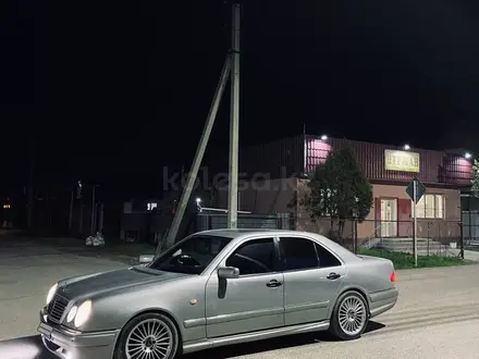 Mercedes-Benz E 55 AMG 1995 года за 3 000 000 тг. в Алматы – фото 10