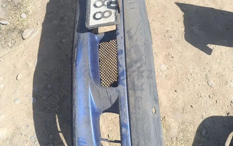 Передний бампер toyota avensis за 40 000 тг. в Шымкент