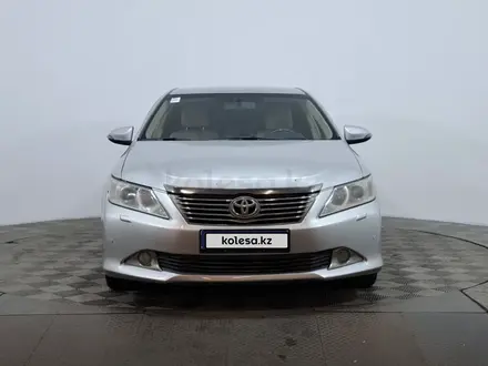 Toyota Camry 2013 года за 6 990 000 тг. в Астана – фото 2