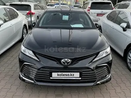 Toyota Camry 2021 года за 17 300 000 тг. в Алматы