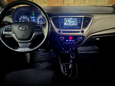 Hyundai Accent 2019 года за 6 940 000 тг. в Алматы – фото 3