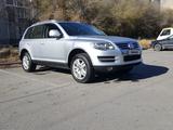 Volkswagen Touareg 2007 года за 7 500 000 тг. в Темиртау – фото 4