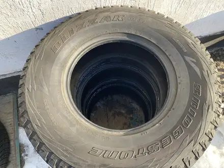 Шины зимние три штуки 275/70/16 275/70R16 Bridgestoone Blizzak. за 120 000 тг. в Алматы – фото 5