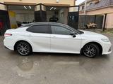 Toyota Camry 2021 годаfor17 000 000 тг. в Актау – фото 4