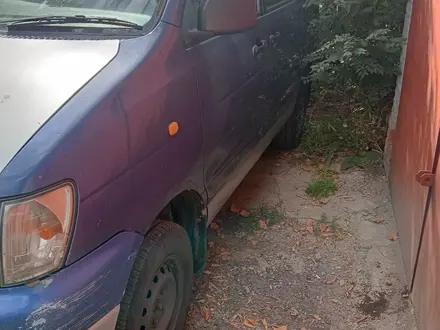 Toyota Noah 2001 года за 2 450 000 тг. в Усть-Каменогорск – фото 2