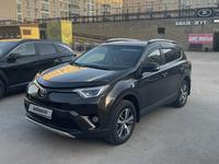 Toyota RAV4 2016 годаfor8 950 000 тг. в Караганда