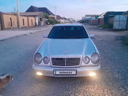 Mercedes-Benz E 230 1996 года за 2 600 000 тг. в Талдыкорган – фото 3