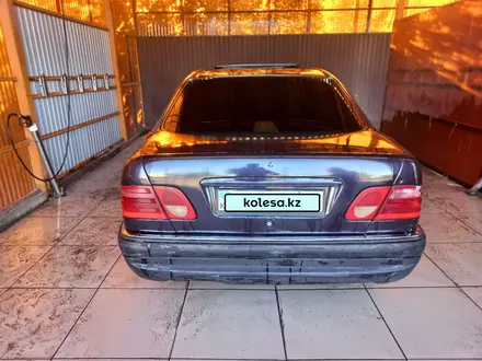 Mercedes-Benz E 280 1996 года за 1 100 000 тг. в Алматы – фото 2