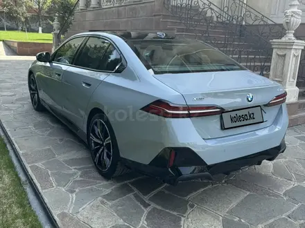 BMW 530 2023 года за 39 500 000 тг. в Алматы – фото 4