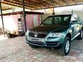 Volkswagen Touareg 2005 года за 5 800 000 тг. в Есик – фото 3