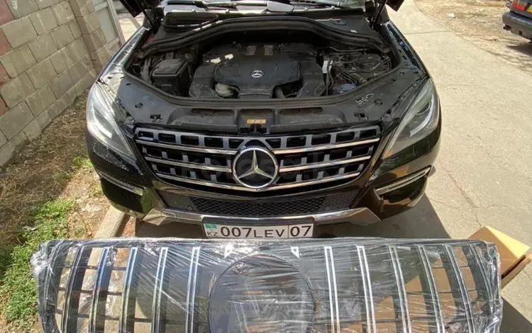 Решетка радиатора GT Panamericana на Mercedes Benz ML W166 2011-2015 г. Дуб за 115 000 тг. в Алматы