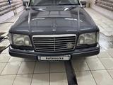 Mercedes-Benz E 320 1994 года за 2 500 000 тг. в Караганда