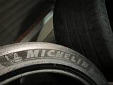 Шины Michelin 265/40/21 перед и 295/35/21 зад за 390 000 тг. в Алматы