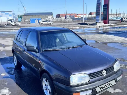 Volkswagen Golf 1993 года за 1 500 000 тг. в Астана – фото 2