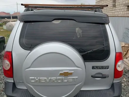 Chevrolet Niva 2012 года за 2 000 000 тг. в Атырау – фото 3