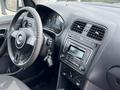Volkswagen Polo 2015 года за 5 400 000 тг. в Атырау – фото 16