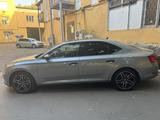 Skoda Superb 2018 года за 9 900 000 тг. в Алматы – фото 5
