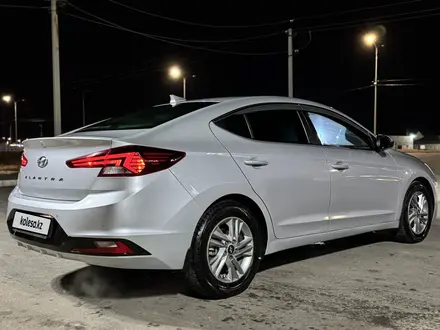 Hyundai Elantra 2019 года за 8 200 000 тг. в Атырау – фото 4