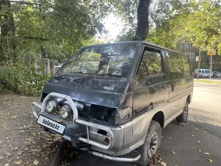 Mitsubishi Delica 1993 года за 180 000 тг. в Алматы