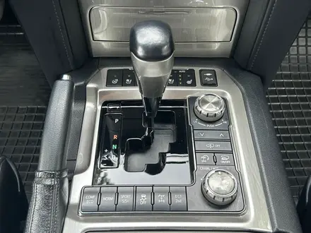 Toyota Land Cruiser 2017 года за 30 990 000 тг. в Алматы – фото 19